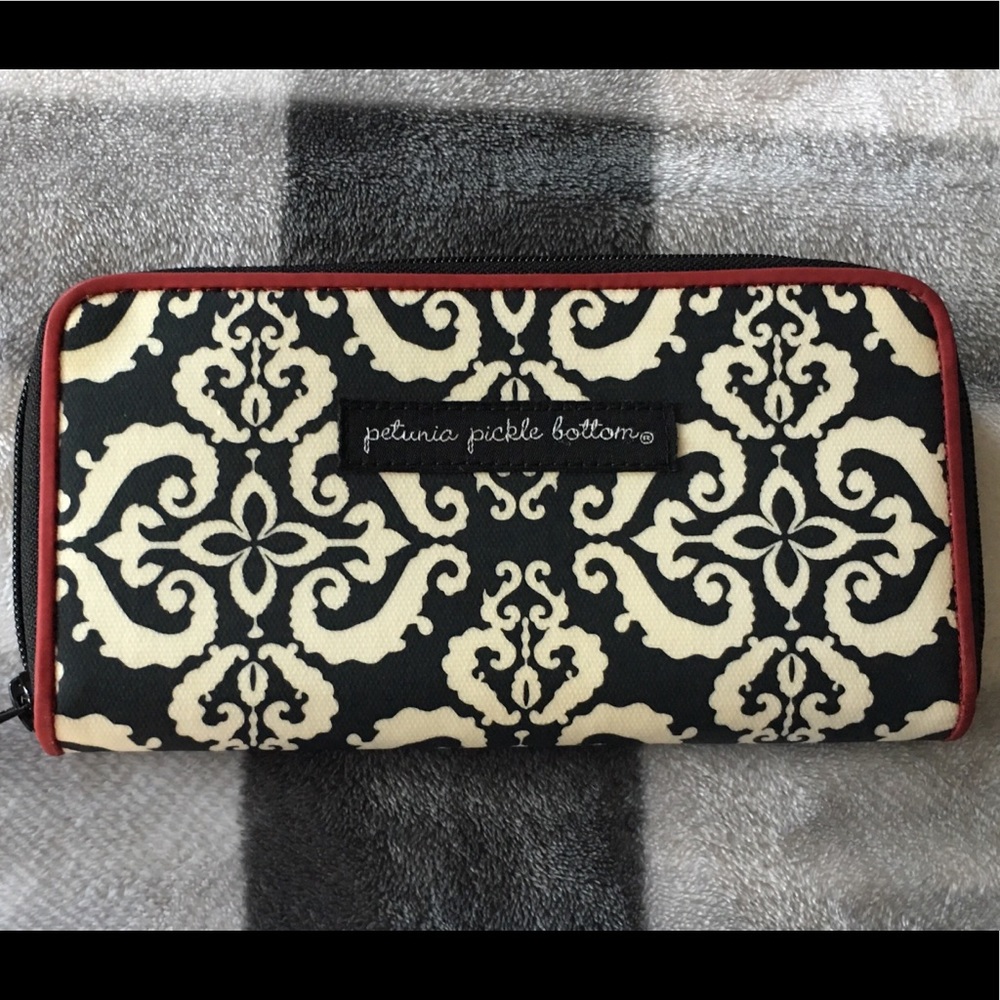 Petunia Pickle bottom Wallet
